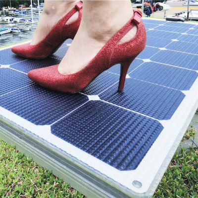 Giá tốt. Đen Off Grid Đèn mặt trời đơn tinh thể di động 55W 12V Cho RV Tàu biển cho bãi đậu xe trực tuyến